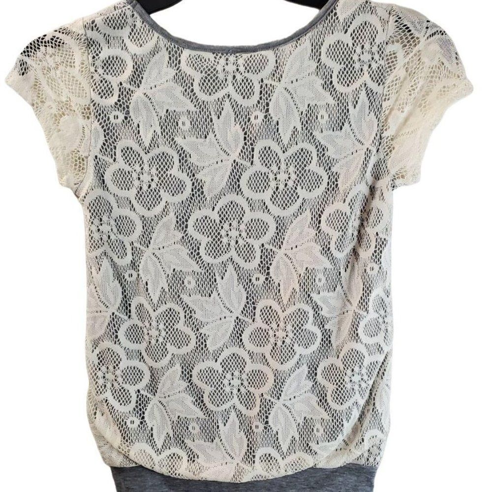 Wet Seal SMALL Ivory lace Grey Overly SS Blouse Top - Picture 3 of 3